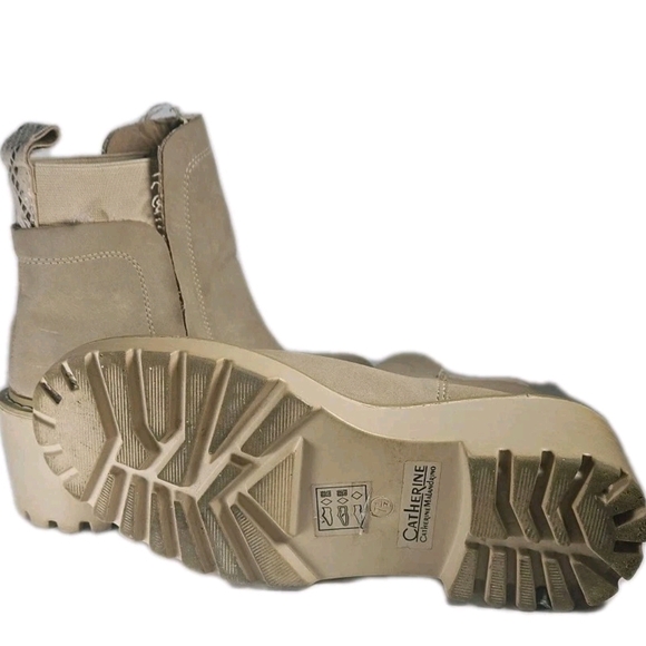 Elegant Beige Ankle Boots - Picture 9 of 14